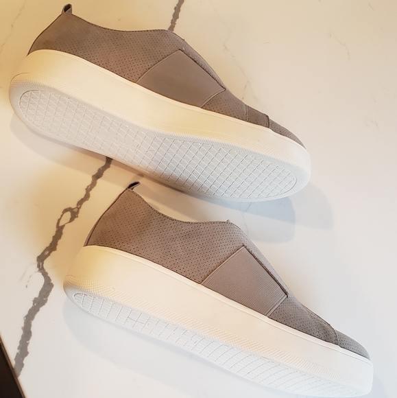 New in box π€ Steve Madden - Picture 2 of 7